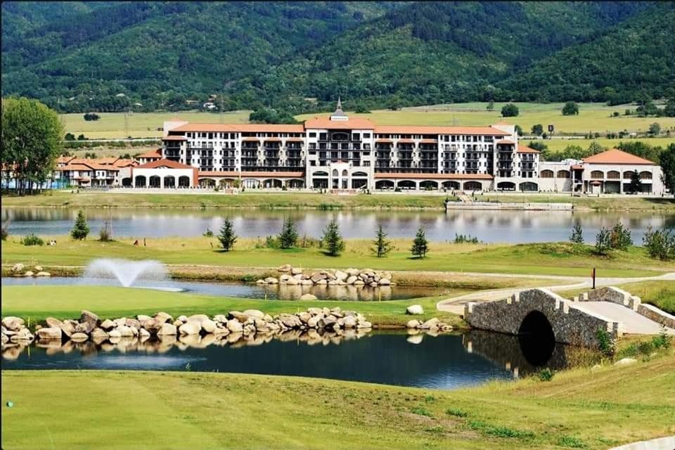Studio- Apartament Lake View Pravets Golf Resort Екстер'єр фото